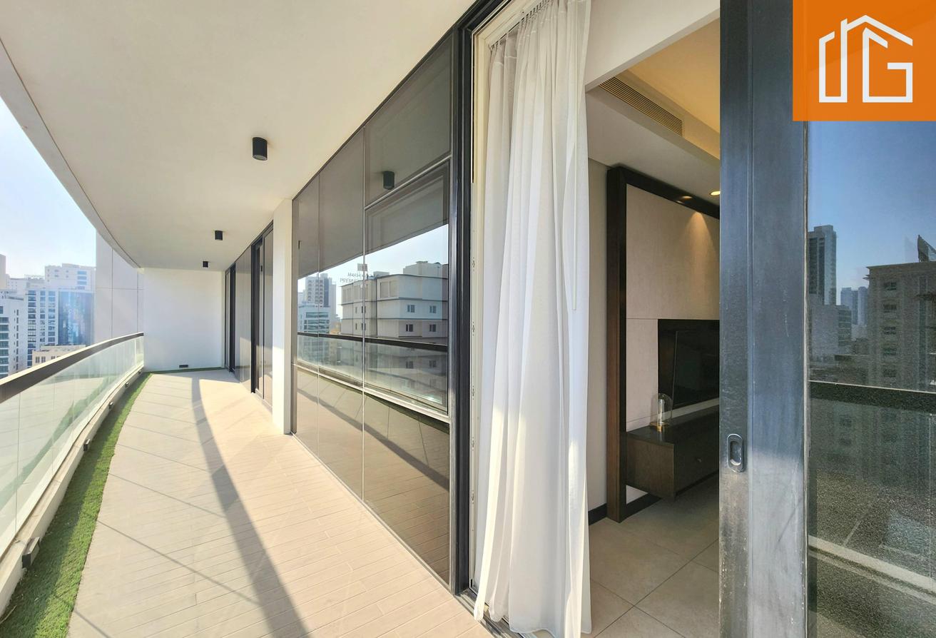 FONTANA| SPACIOUS / BALCONY / CLOSED KITCHEN