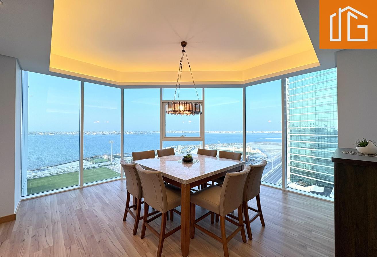 Fontana| Skyline and Shoreline | Sea View