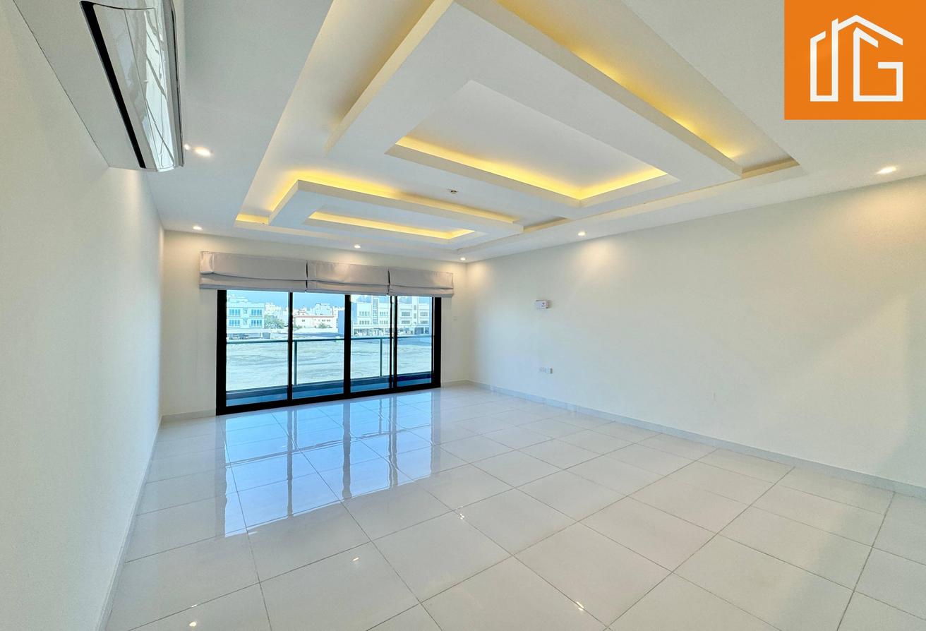 BALCONY / MAID'S ROOM / BRIGHT