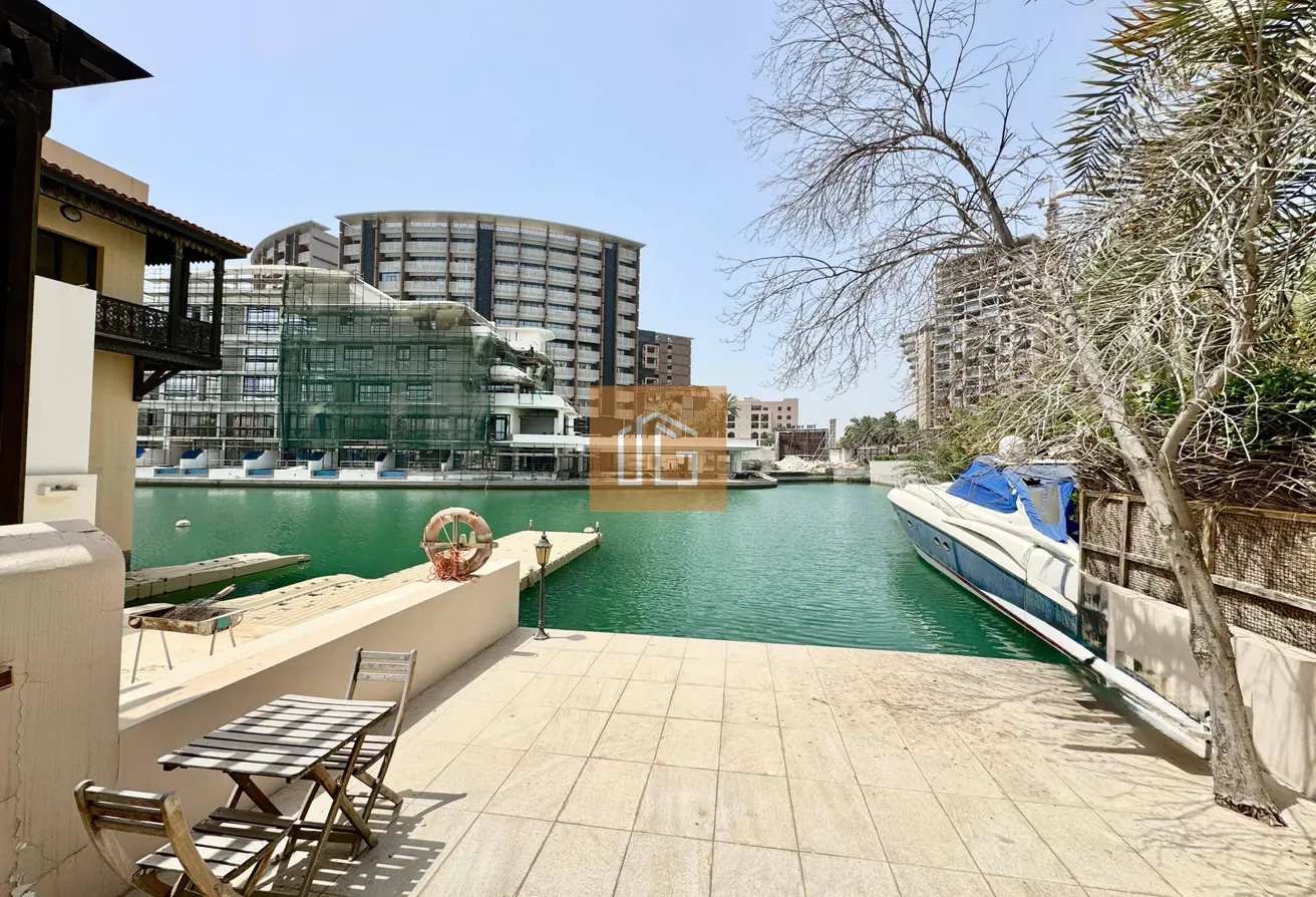 SPACIOUS / TERRACE / PRIME LOCATION