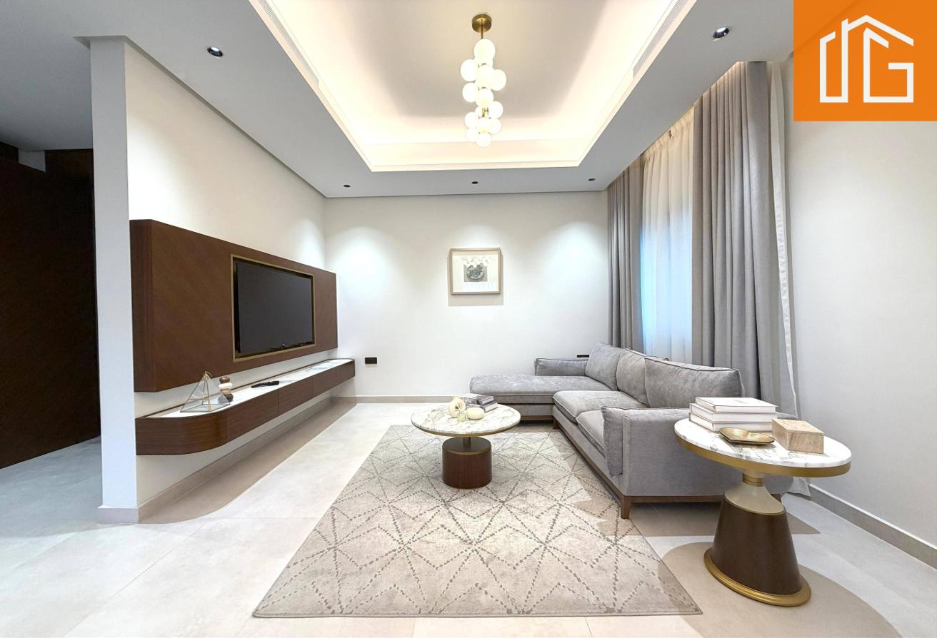 BRAND NEW / STYLISH  / QUIET RESIDENTIAL AREA
