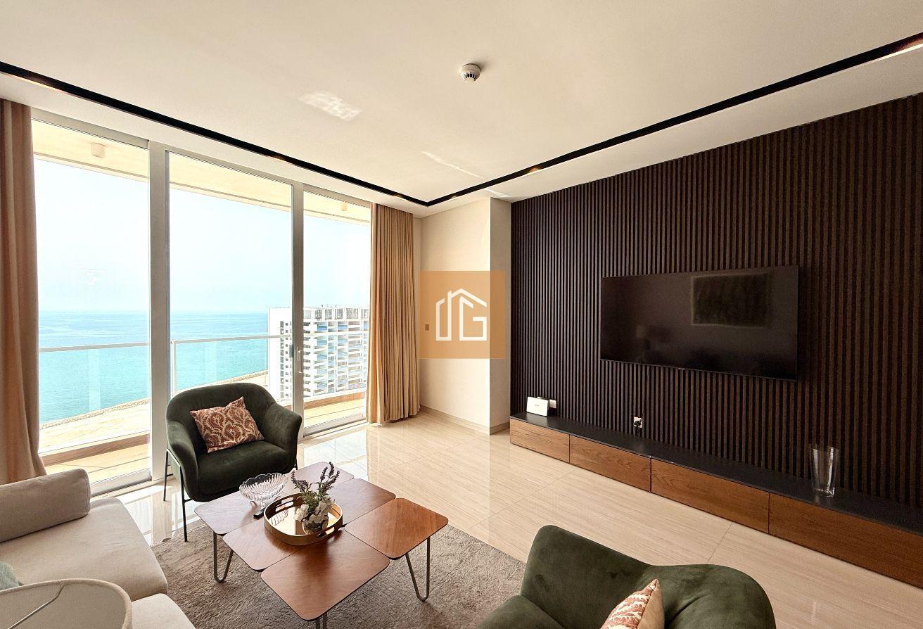 With Sea view and balcony | Padel Court