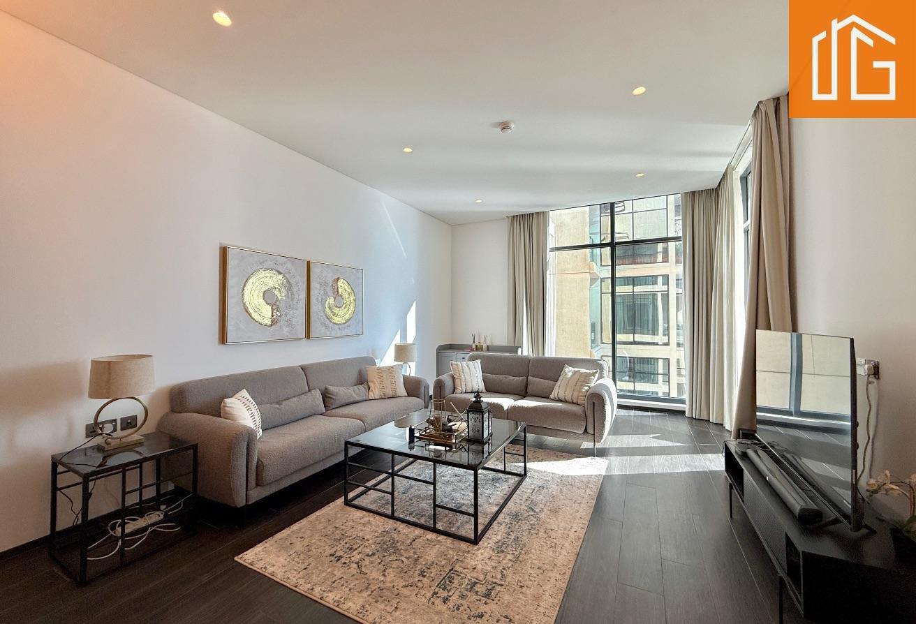 CANAL VIEW | PRIME LOCATION | MODERN | BALCONY