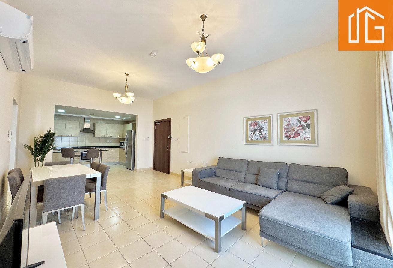 SAAR/2BEDROOM/OPEN DINING AREA/BAR COUNTER/KITCHEN