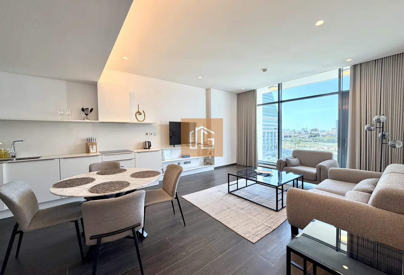 PRIME LOCATION | MODERN | BALCONY | TOP