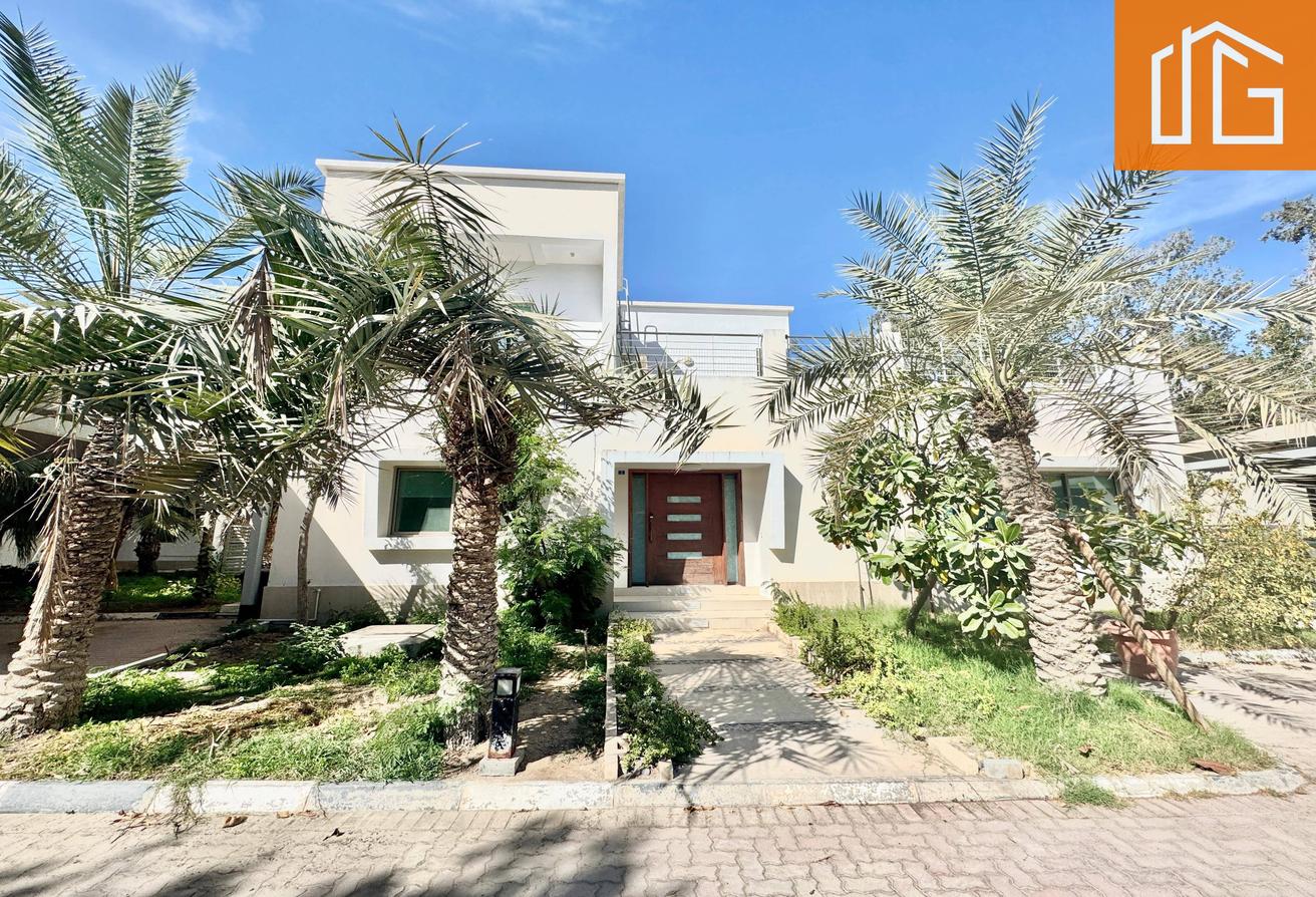 SPACIOUS/ BALCONY / TERRACE / PRIVATE GARDEN
