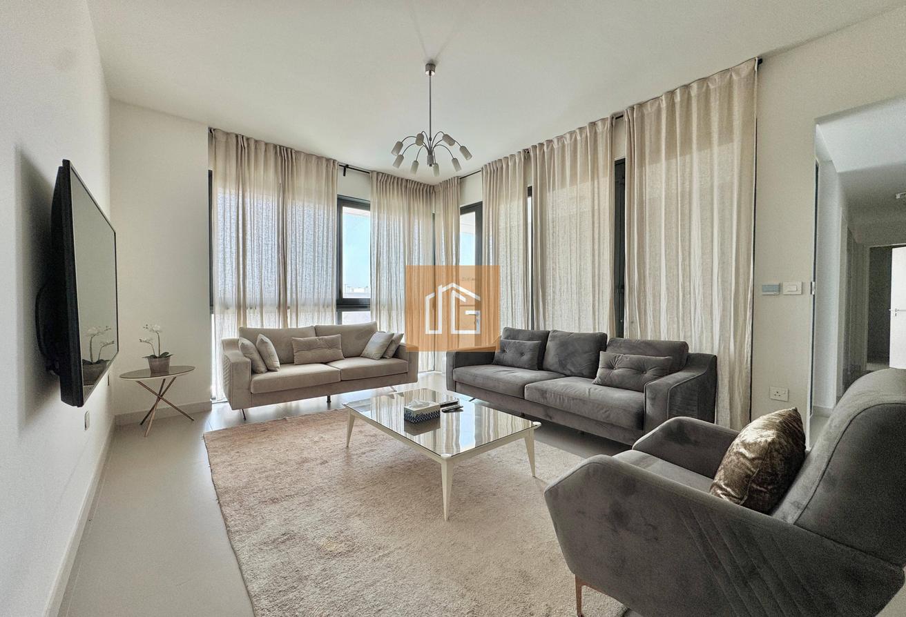 LUXURY / BALCONY / PRIME LOCATION