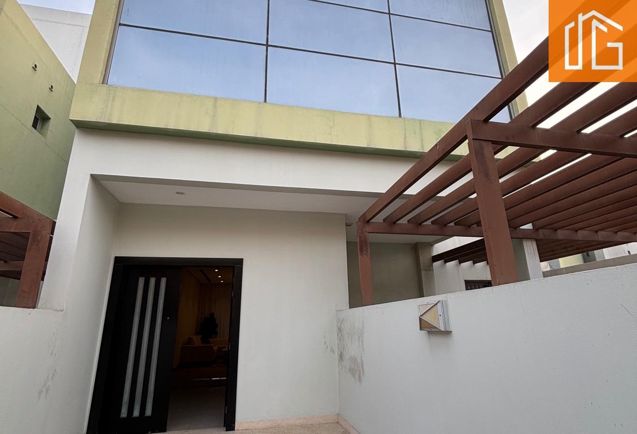 MAIDS ROOM | PRIVATE POOL | BRITISH CLUB