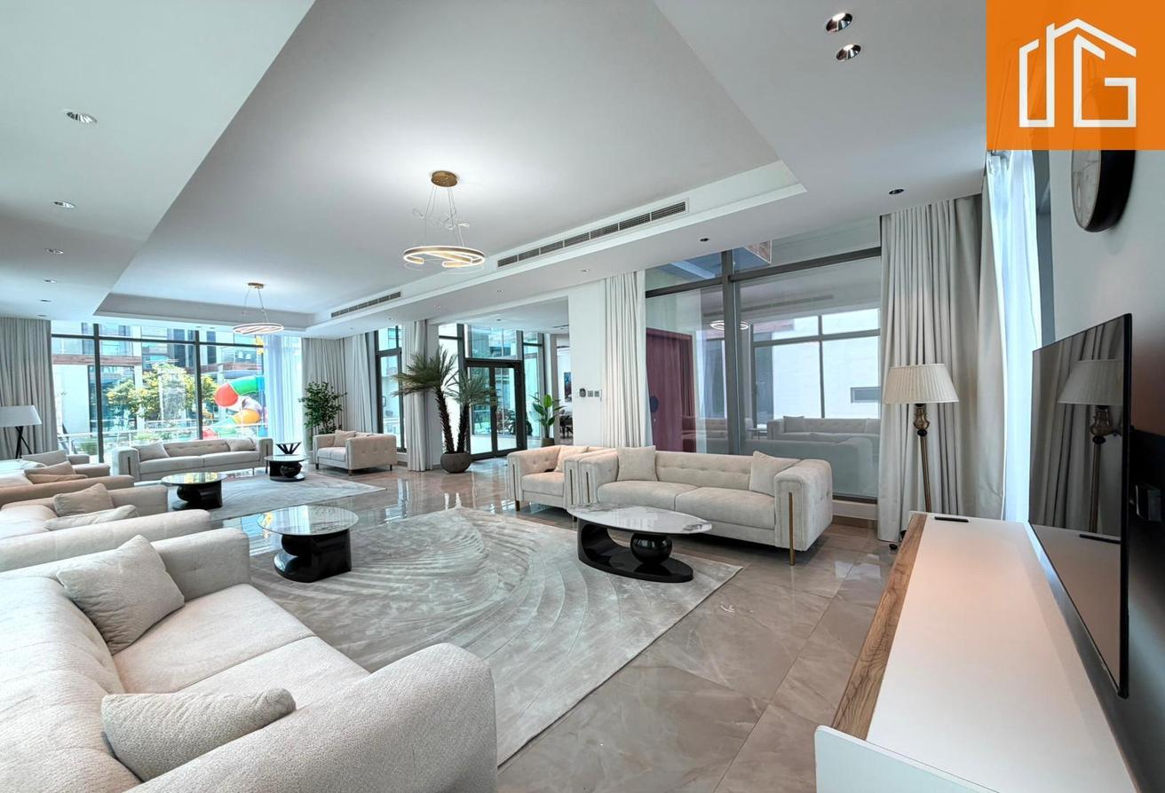 LUXURY/ PRIVATE POOL / PRIME LOCATION