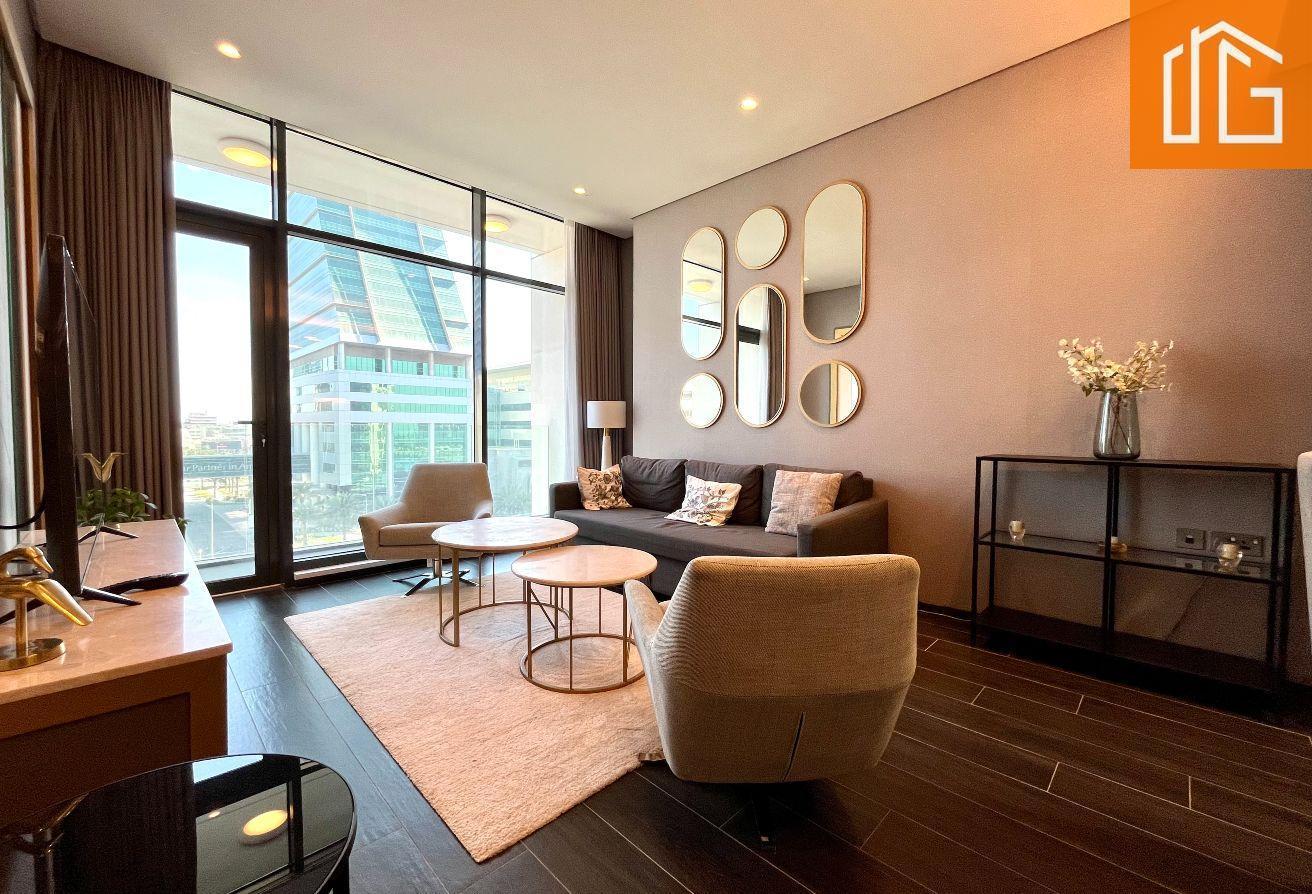 Waterfront Living | Luxury | Spacious
