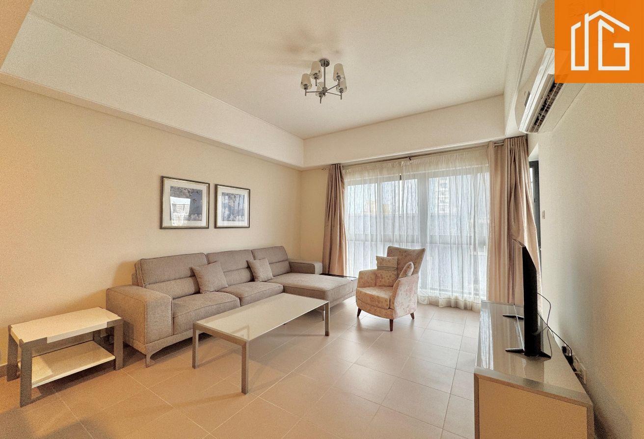 SPACIOUS/OPEN DINING AREA/WARDROBE/KITCHEN