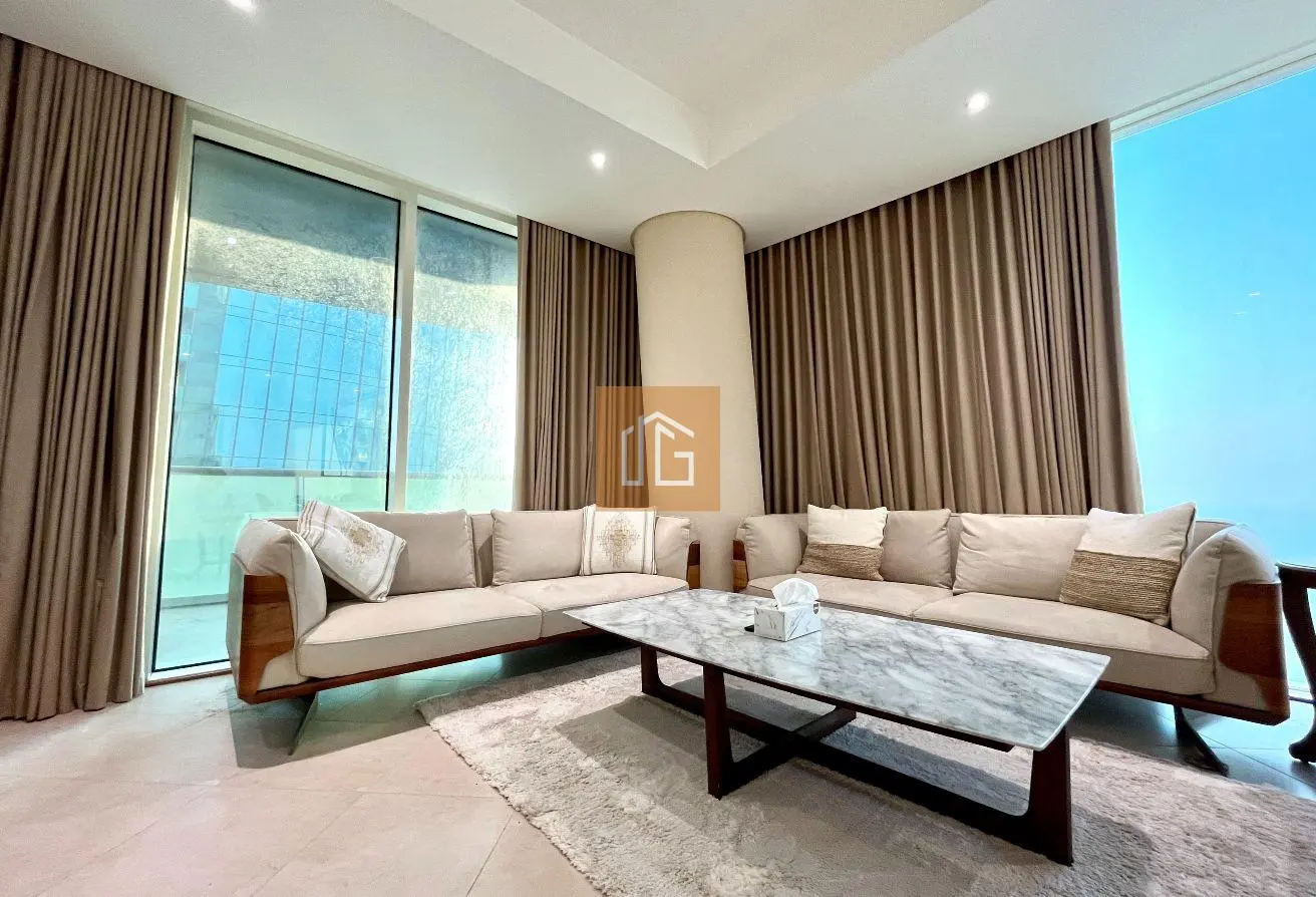 HIGH-FLOOR / LUXURIOUS / SPACIOUS / WATERFRONT