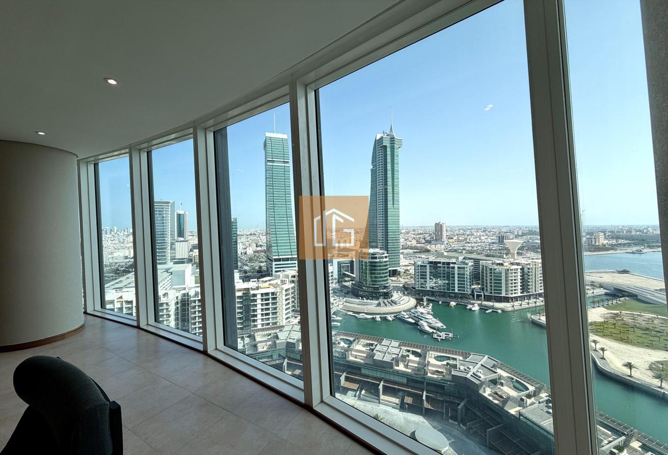 PRIME LOCATION | WATER VIEW | MODERN | SUPERB