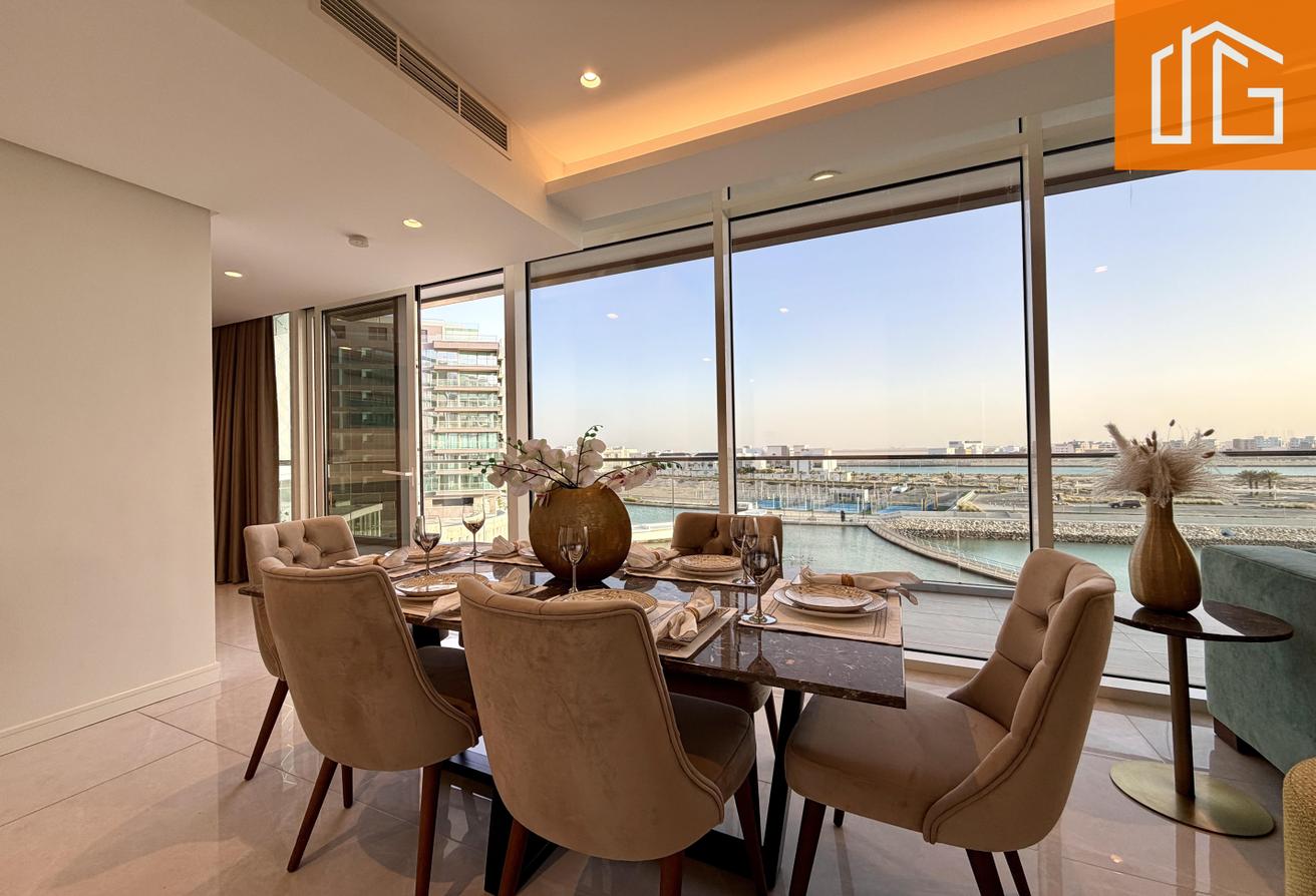 NAVY APPROVED | CANAL VIEW | BALCONY | MODERN