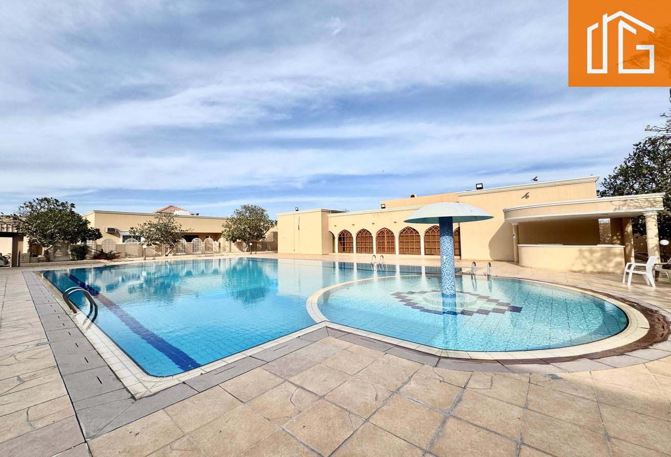 SPACIOUS / CLOSED KITCHEN/ PRIVATE GARDEN/MAID'S