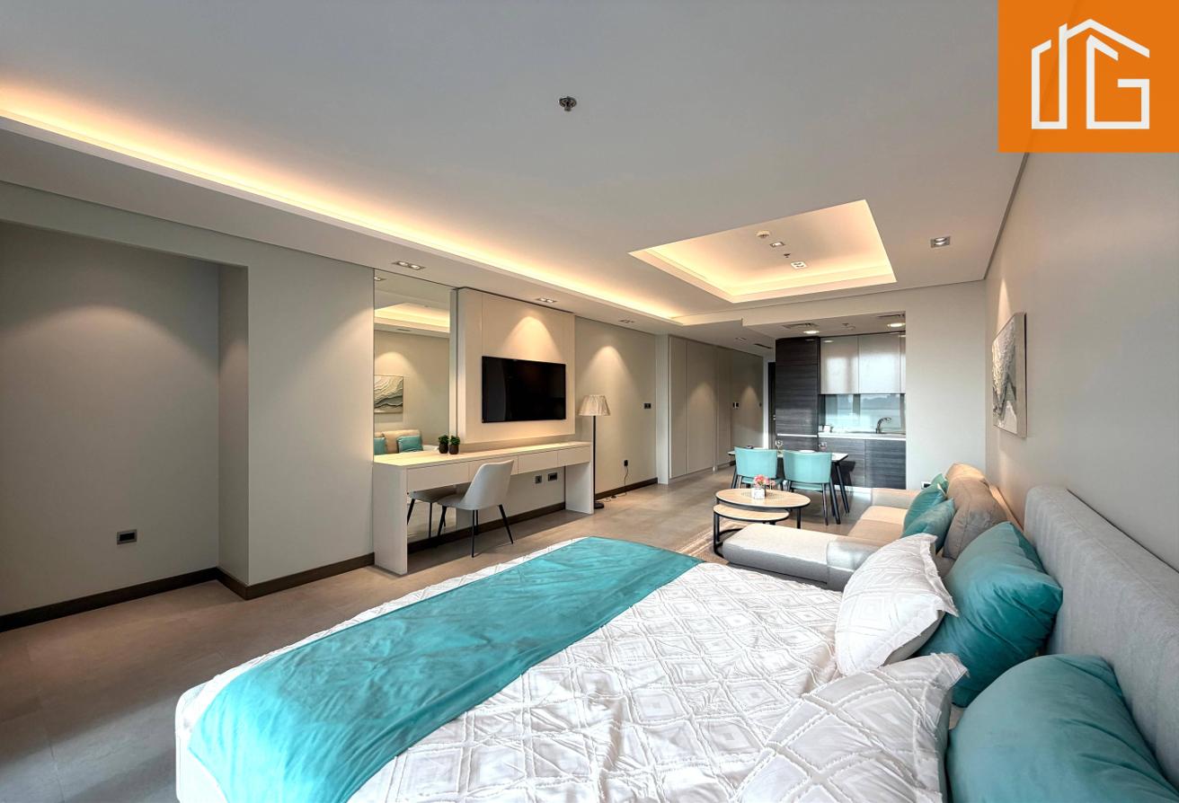 SPACIOUS / BALCONY /  ALL THE BEST COMFORT
