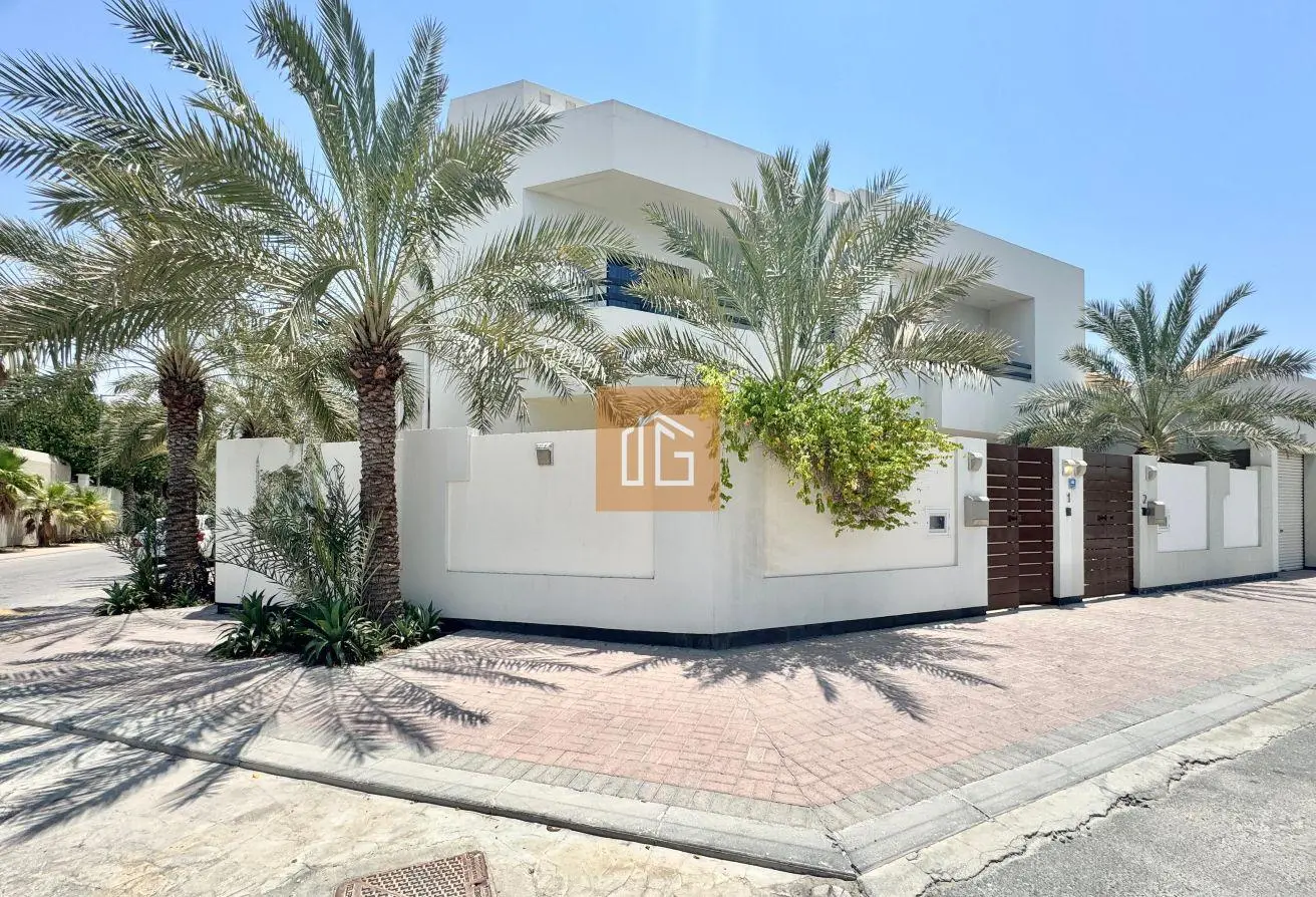 Corner villa| CLOSED KITCHEN /BALCONY/ MAIDS ROOM